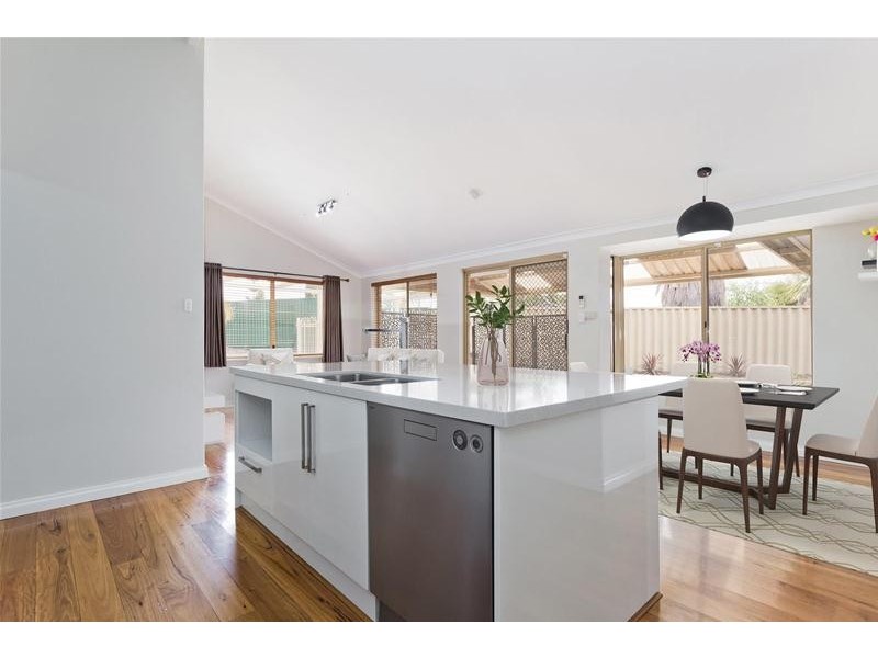 4 Gledhill Way, Leeming WA 6149