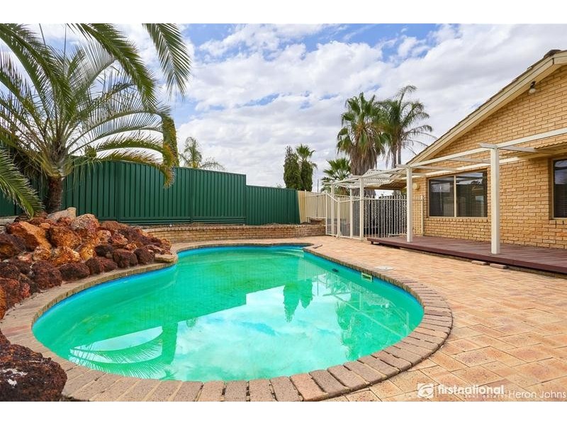 4 Gledhill Way, Leeming WA 6149