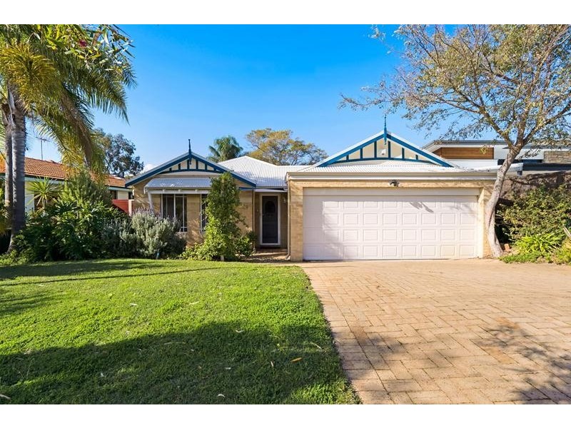 22 Sixth Avenue, Shelley WA 6148