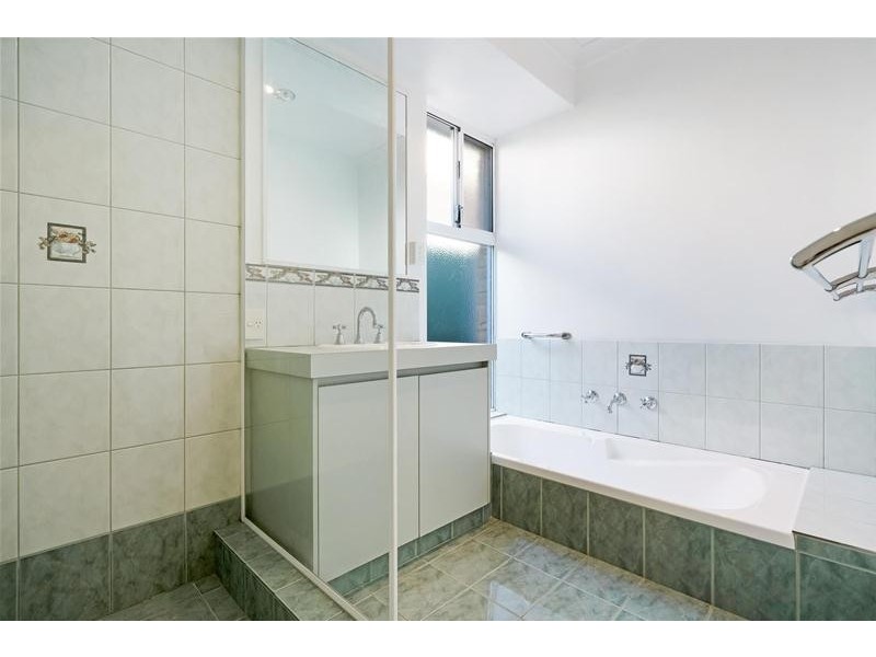 22 Sixth Avenue, Shelley WA 6148