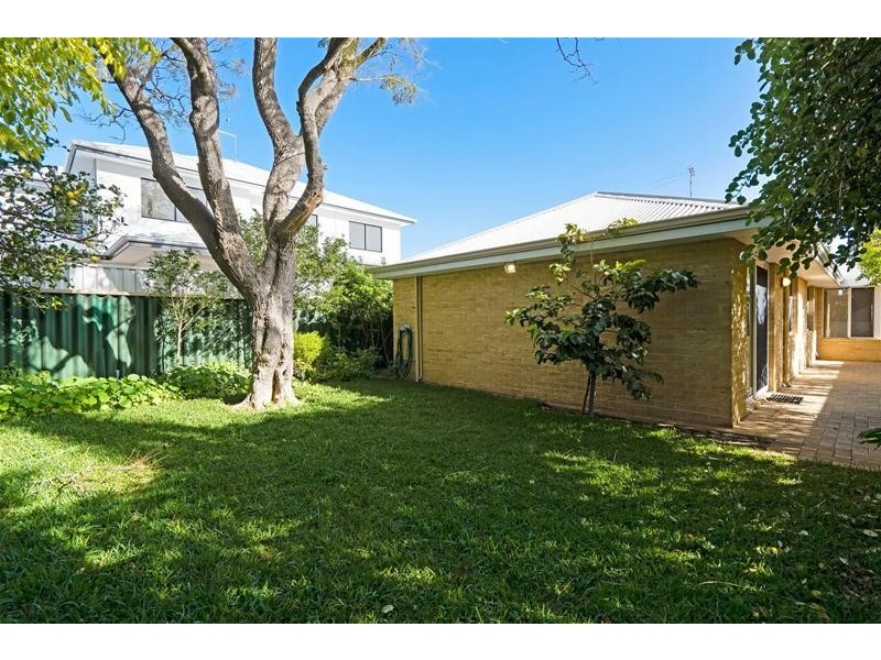 22 Sixth Avenue, Shelley WA 6148