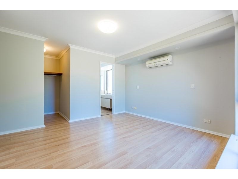 60 Gracechurch Crescent, Leeming WA 6149