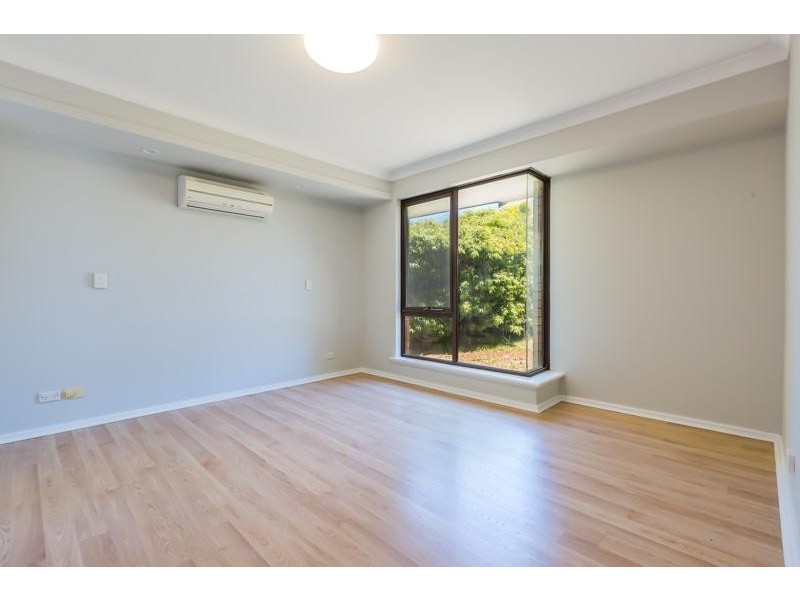 60 Gracechurch Crescent, Leeming WA 6149