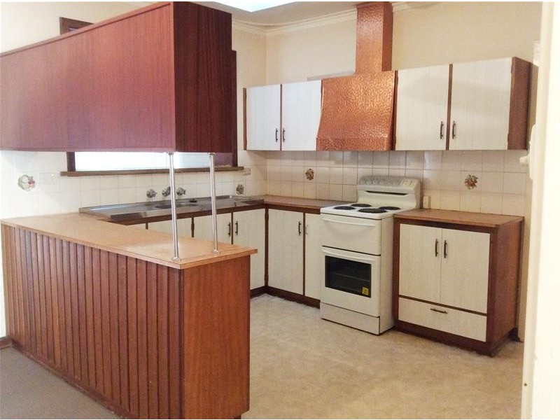 10 Modillion Avenue, Shelley WA 6148