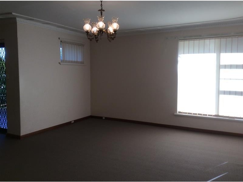 10 Modillion Avenue, Shelley WA 6148