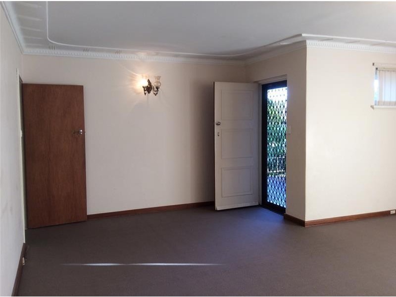 10 Modillion Avenue, Shelley WA 6148