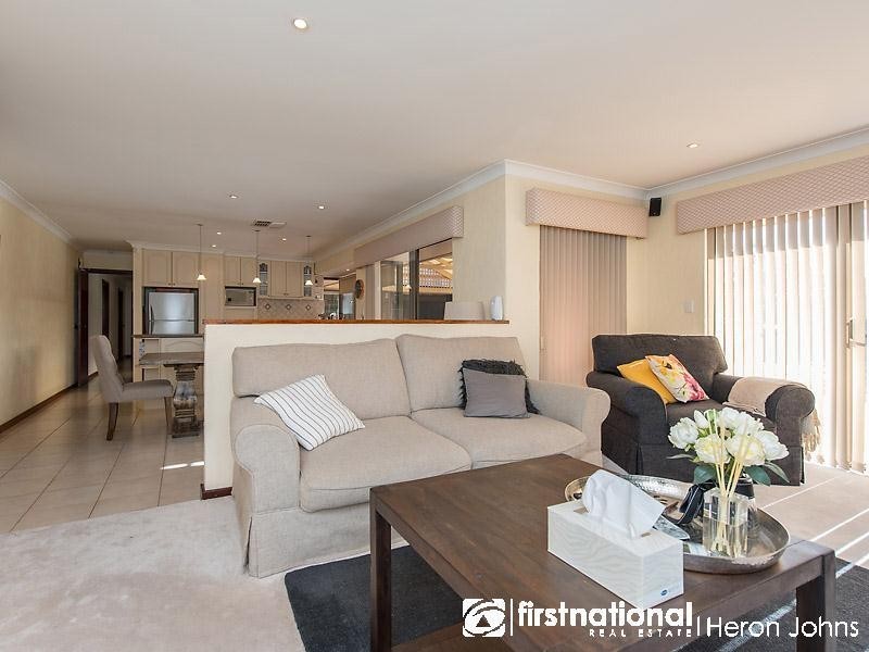 17 Vance Place, Bull Creek WA 6149