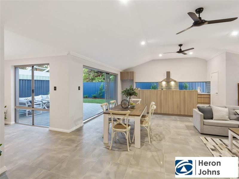 4 Lefroy Road, Bull Creek WA 6149