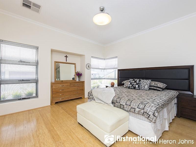 79 Minerva Loop, Success WA 6164