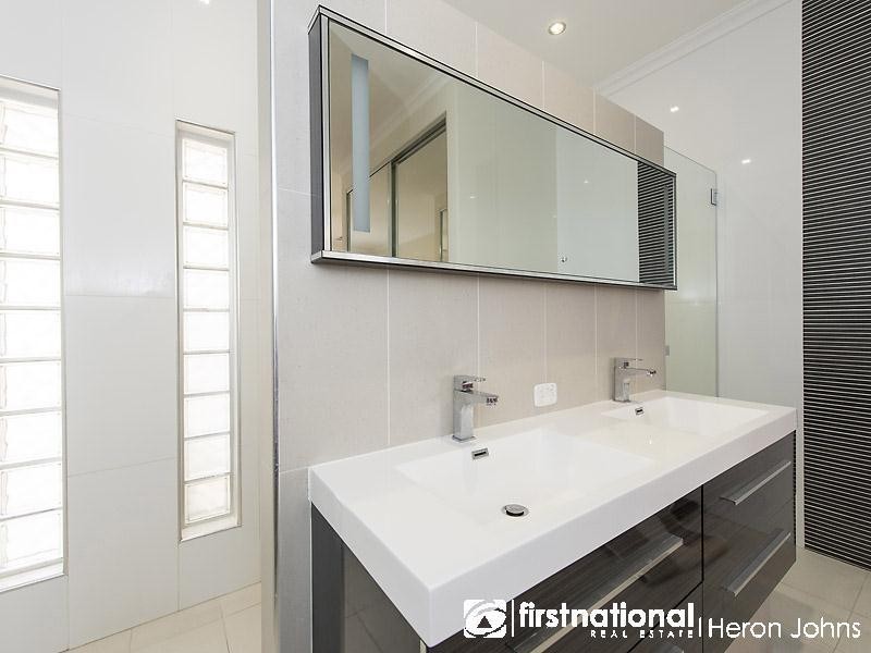 79 Minerva Loop, Success WA 6164