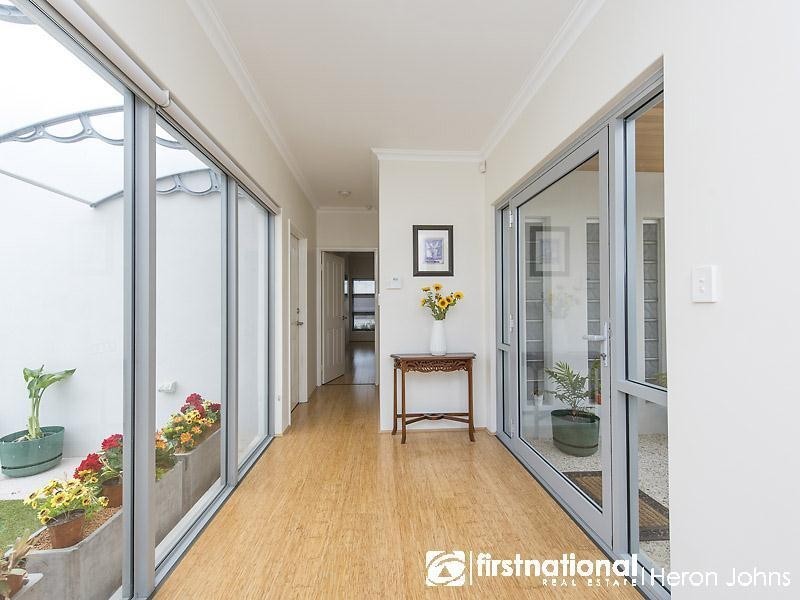 79 Minerva Loop, Success WA 6164