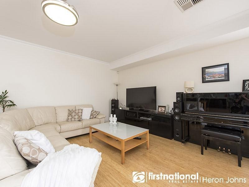 79 Minerva Loop, Success WA 6164