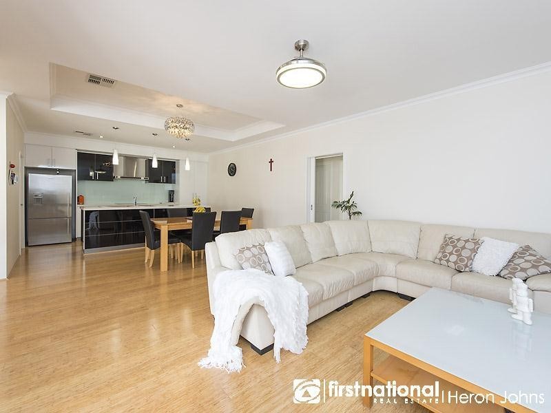 79 Minerva Loop, Success WA 6164