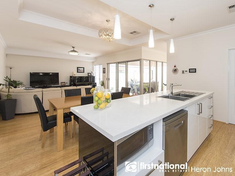 79 Minerva Loop, Success WA 6164