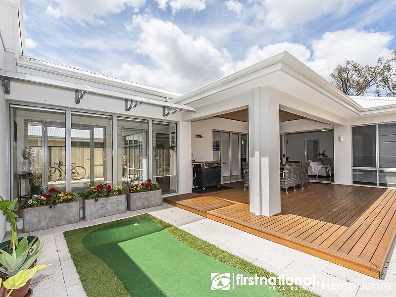 79 Minerva Loop, Success WA 6164