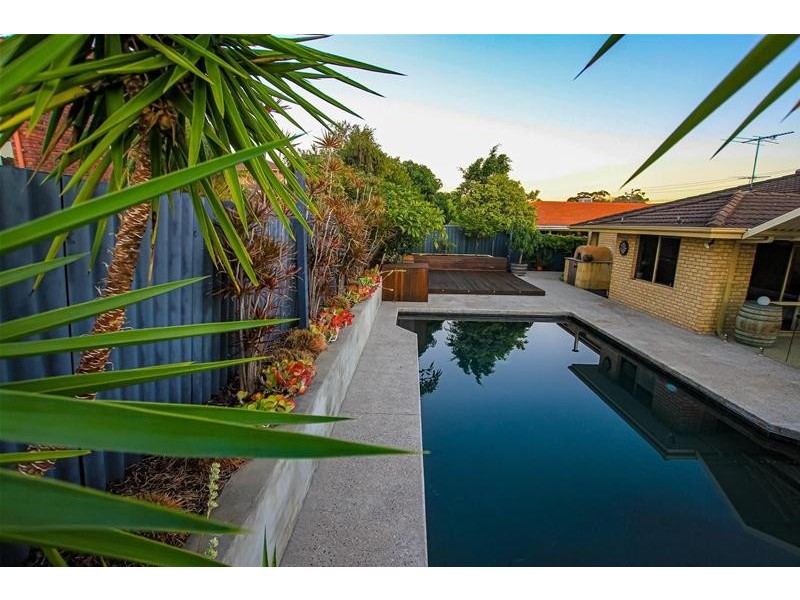 27 Brockman Avenue, Bull Creek WA 6149