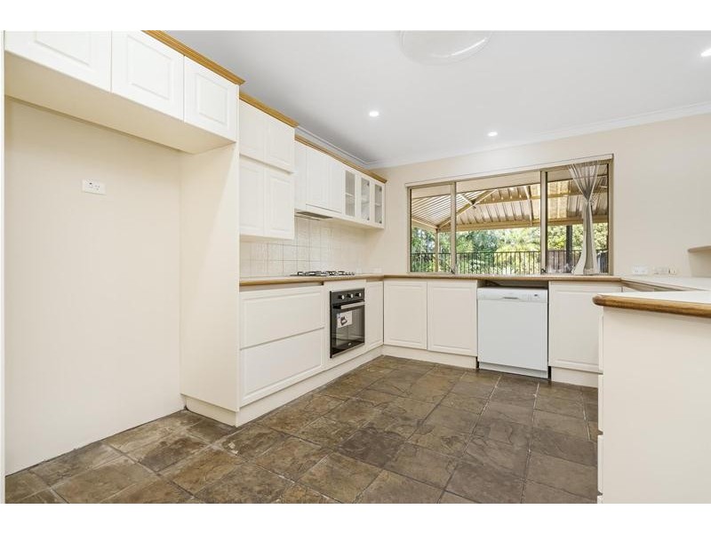 5 Charrington Court, Leeming WA 6149