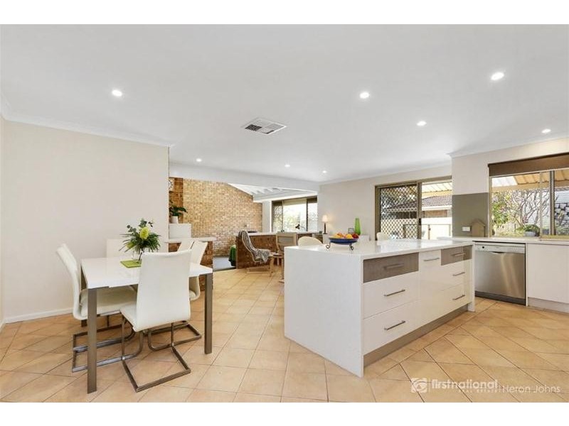 21 Beckley Circle, Leeming WA 6149