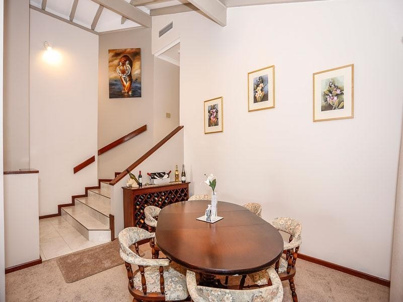 10 Burtenshaw Close, Leeming WA 6149