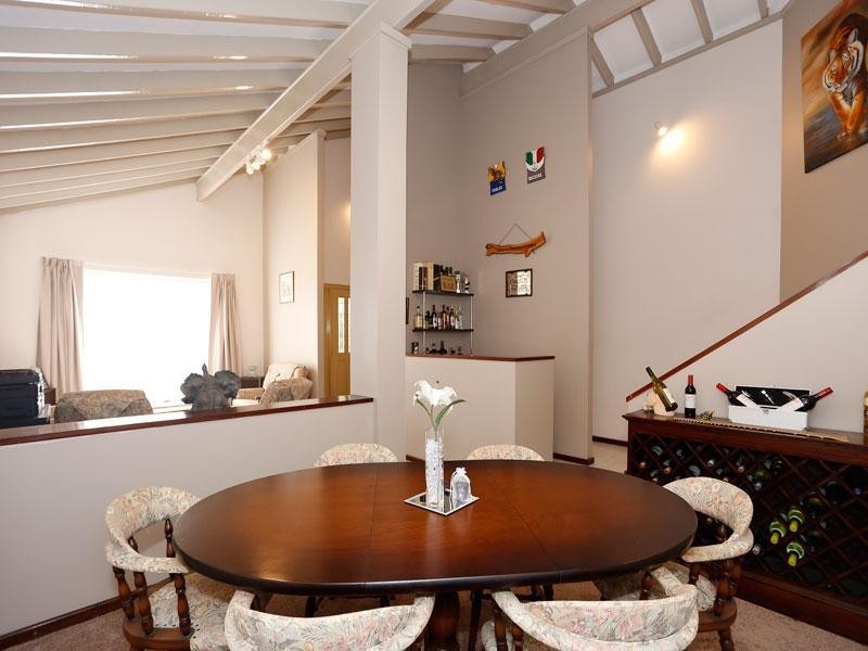 10 Burtenshaw Close, Leeming WA 6149