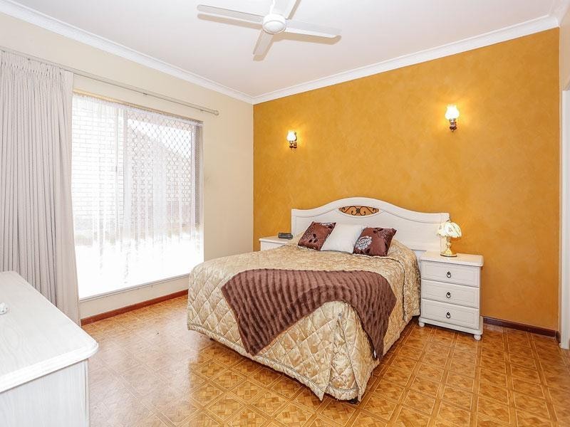 10 Burtenshaw Close, Leeming WA 6149