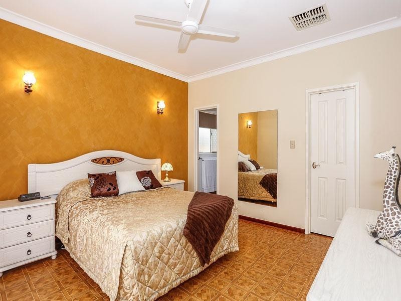 10 Burtenshaw Close, Leeming WA 6149