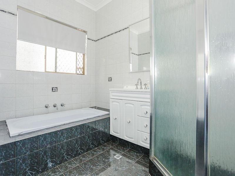 10 Burtenshaw Close, Leeming WA 6149