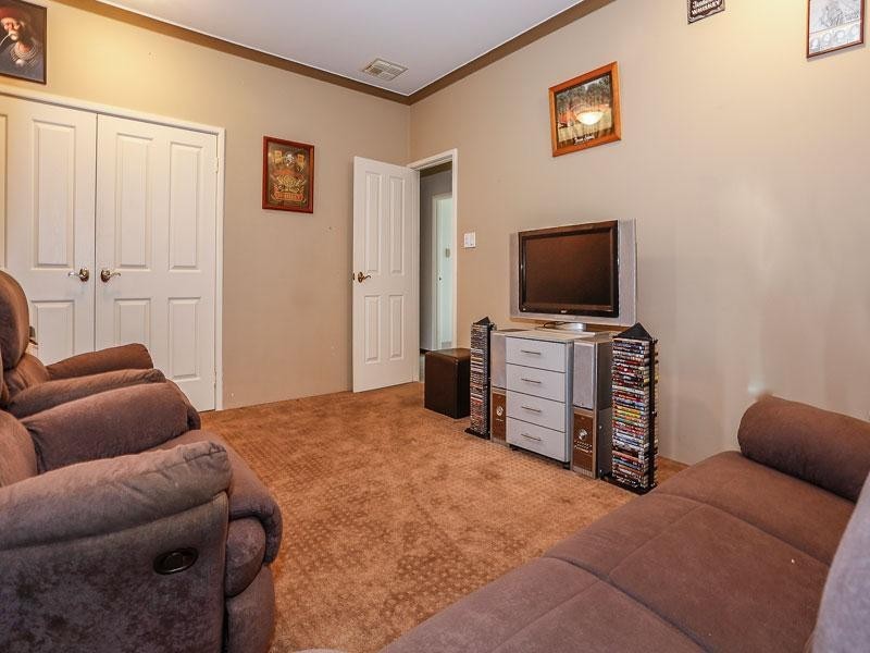 10 Burtenshaw Close, Leeming WA 6149