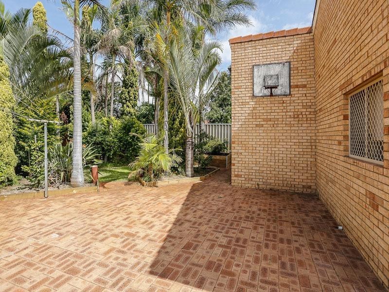 10 Burtenshaw Close, Leeming WA 6149