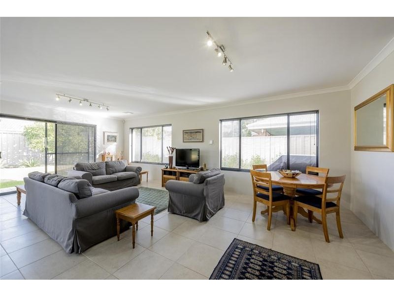 1 Bowler Place, Bull Creek WA 6149