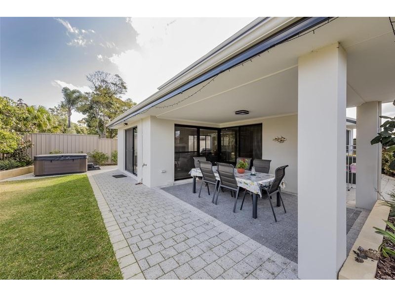 1 Bowler Place, Bull Creek WA 6149