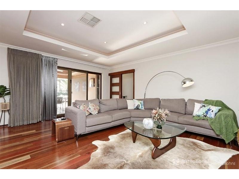 6 Hartung Way, Bull Creek WA 6149