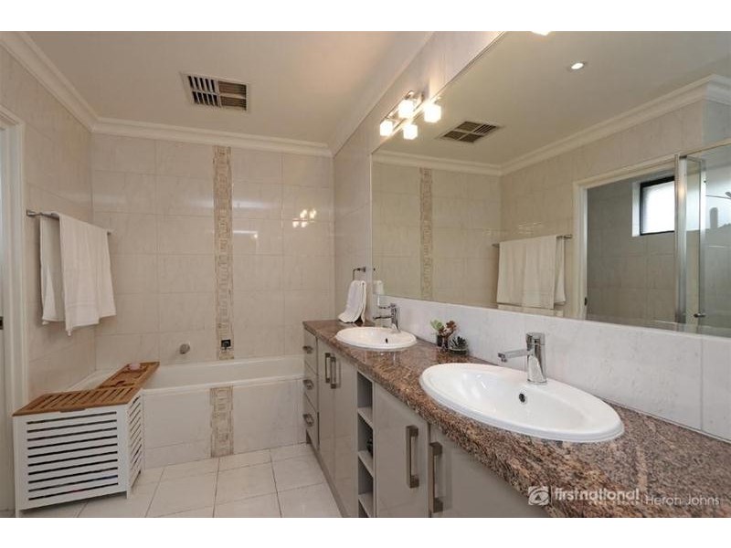 6 Hartung Way, Bull Creek WA 6149