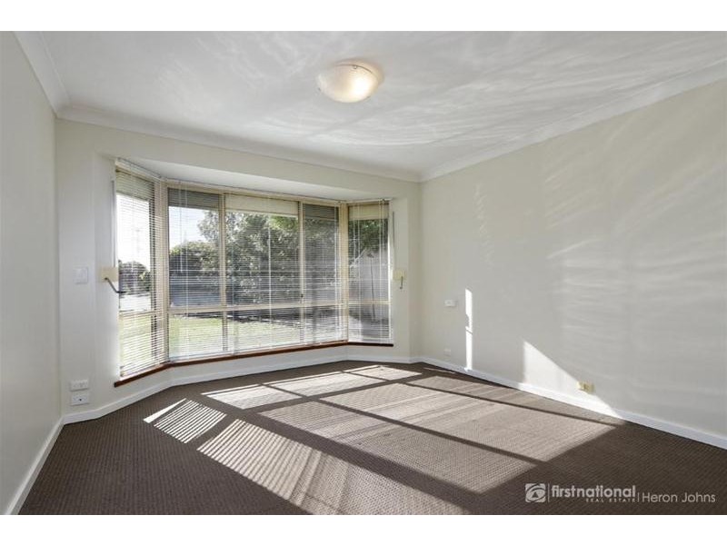 16 Sunshine Place, Bibra Lake WA 6163