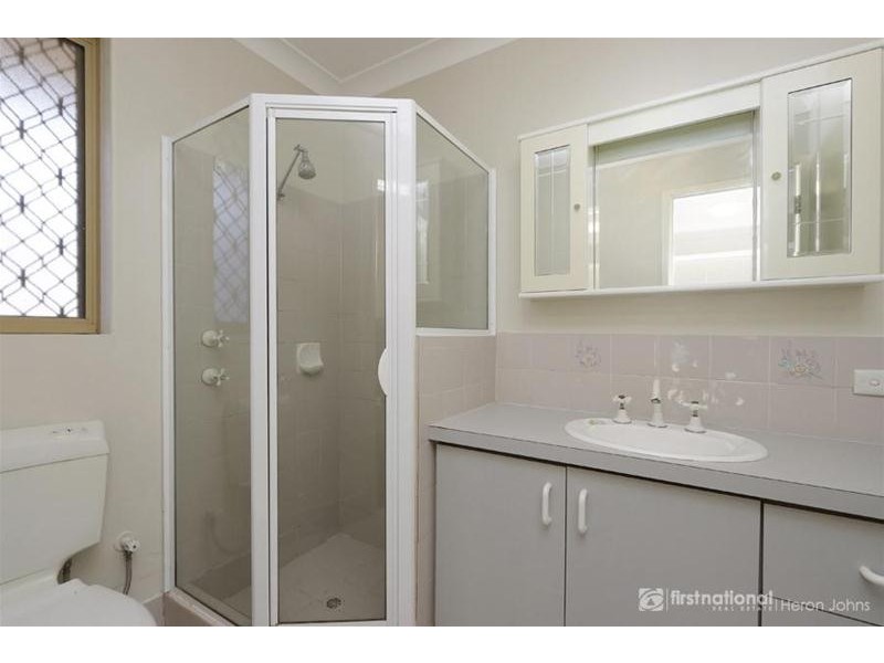 16 Sunshine Place, Bibra Lake WA 6163