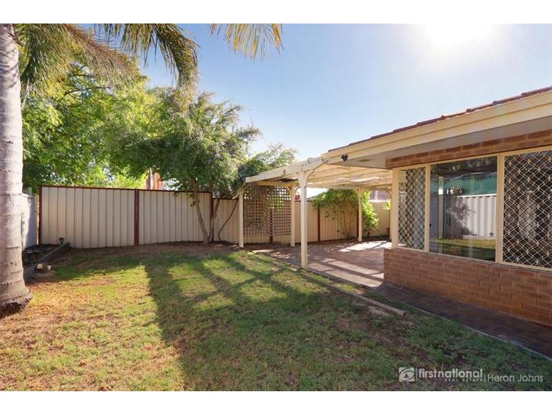 16 Sunshine Place, Bibra Lake WA 6163