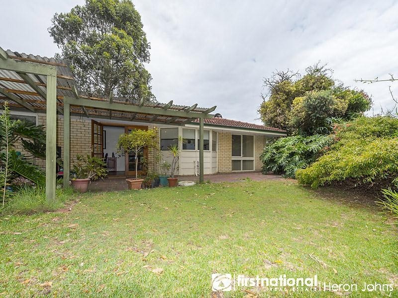 4 Lefroy Road, Bull Creek WA 6149