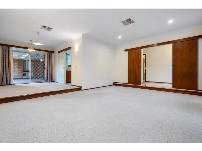 13 Rummer Way, Bateman WA 6150