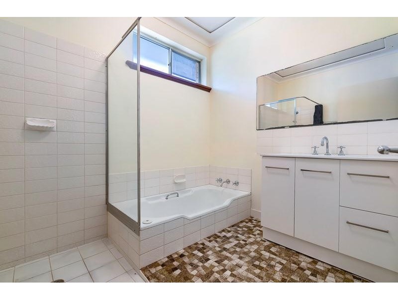 13 Rummer Way, Bateman WA 6150