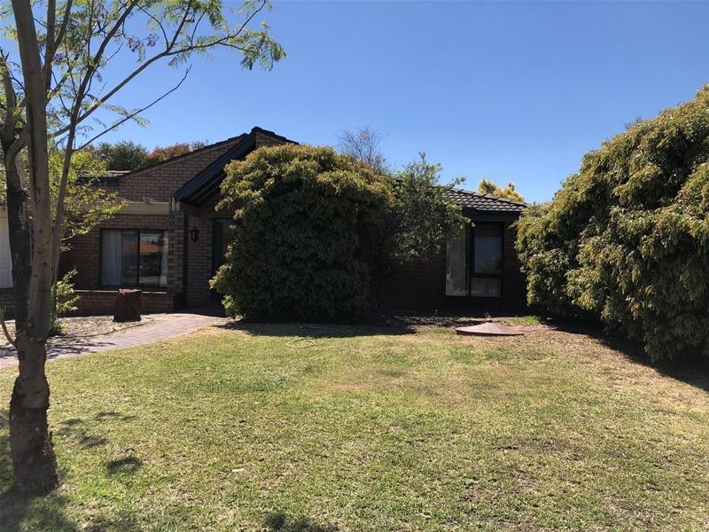 60 Gracechurch Crescent, Leeming WA 6149