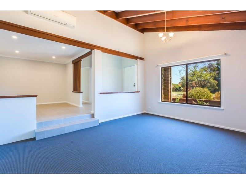 60 Gracechurch Crescent, Leeming WA 6149