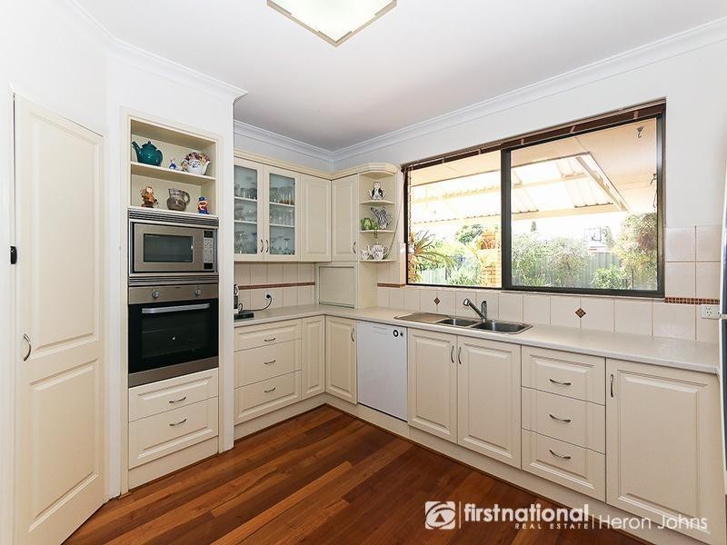 4 Farrell Rise, Bull Creek WA 6149