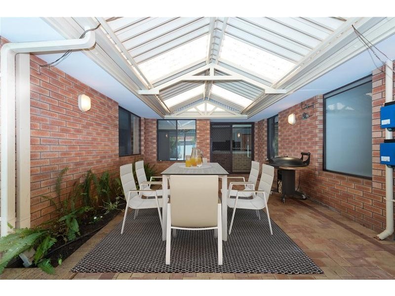 6 Mottee Road, Bateman WA 6150