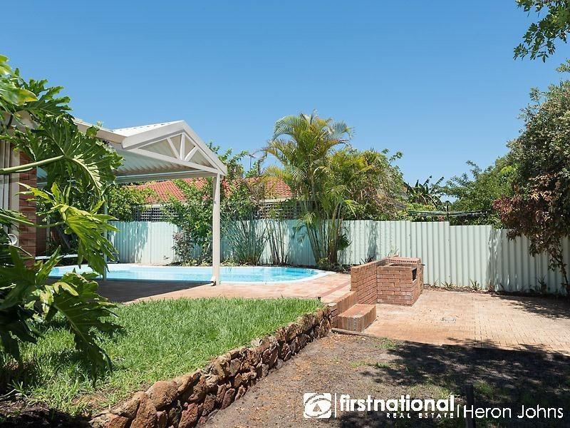 6 Mottee Road, Bateman WA 6150