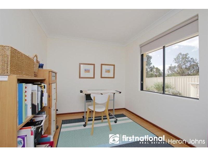 31 Harrington Crescent, Leeming WA 6149