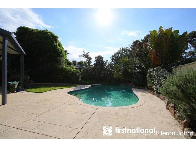 31 Harrington Crescent, Leeming WA 6149