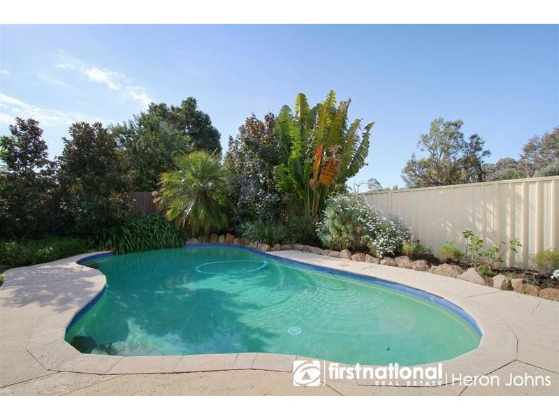 31 Harrington Crescent, Leeming WA 6149