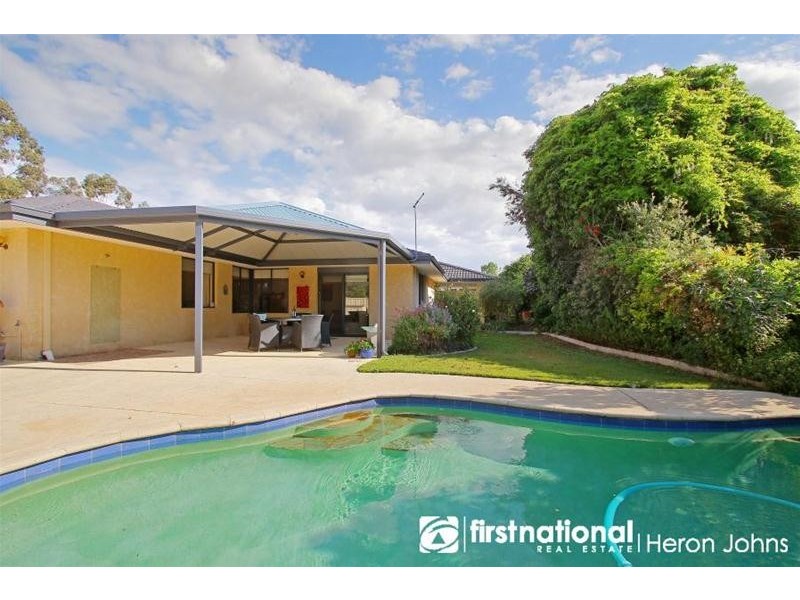 31 Harrington Crescent, Leeming WA 6149