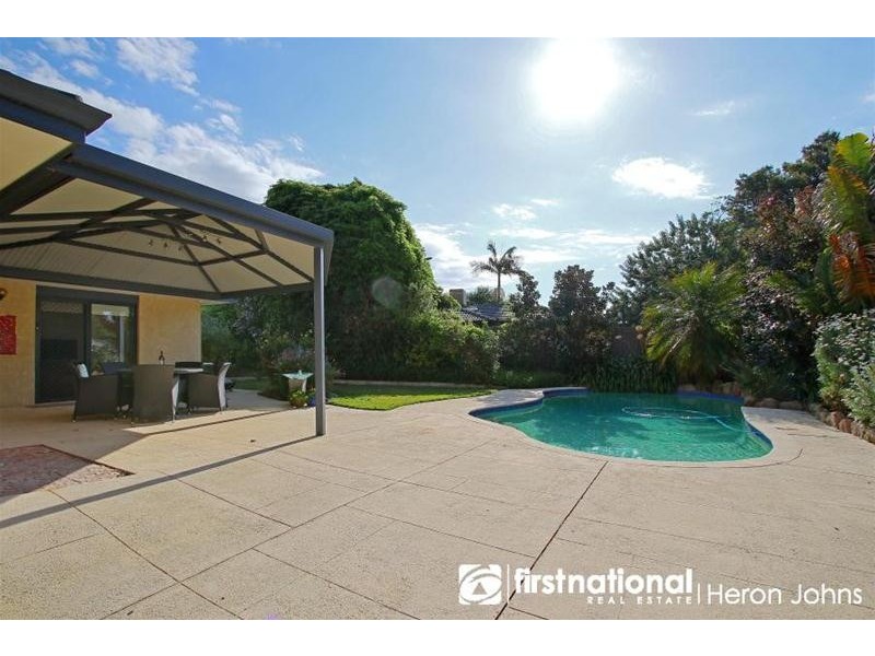 31 Harrington Crescent, Leeming WA 6149