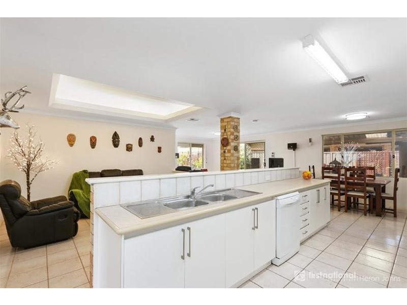 30 Heatherlea Parkway, Leeming WA 6149